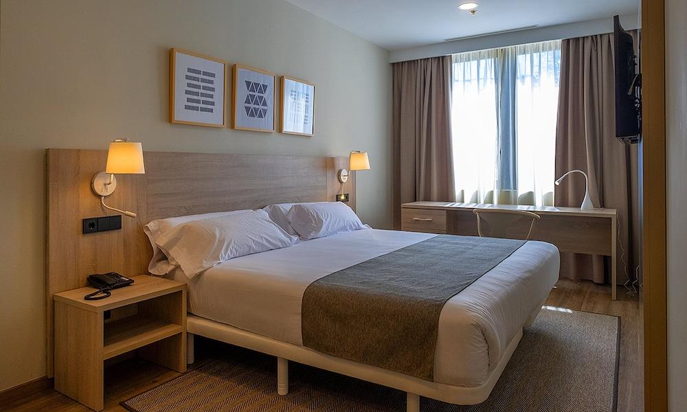 Aparthotel Attica 21 Valles Sabadell Dış mekan fotoğraf