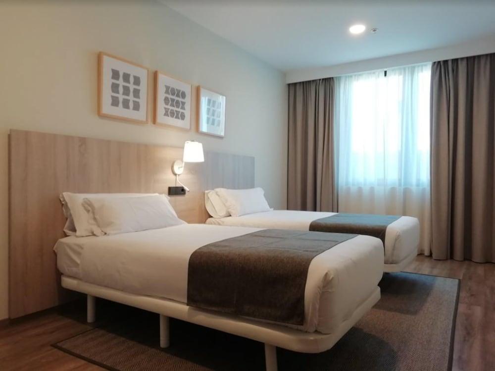 Aparthotel Attica 21 Valles Sabadell Dış mekan fotoğraf