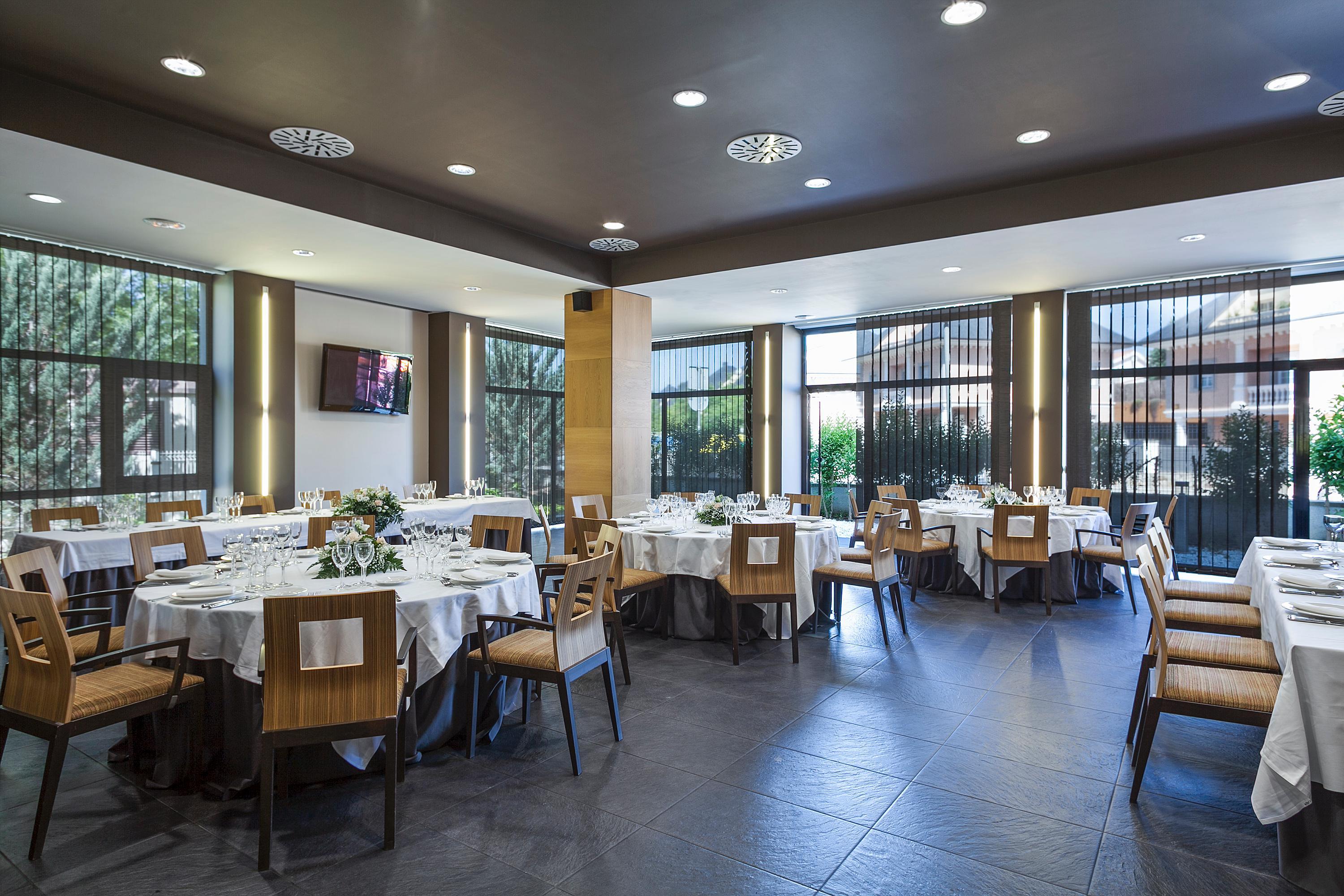 Aparthotel Attica 21 Valles Sabadell Dış mekan fotoğraf