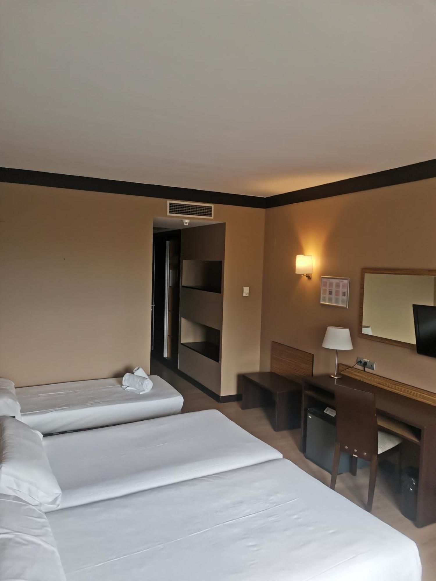 Aparthotel Attica 21 Valles Sabadell Dış mekan fotoğraf