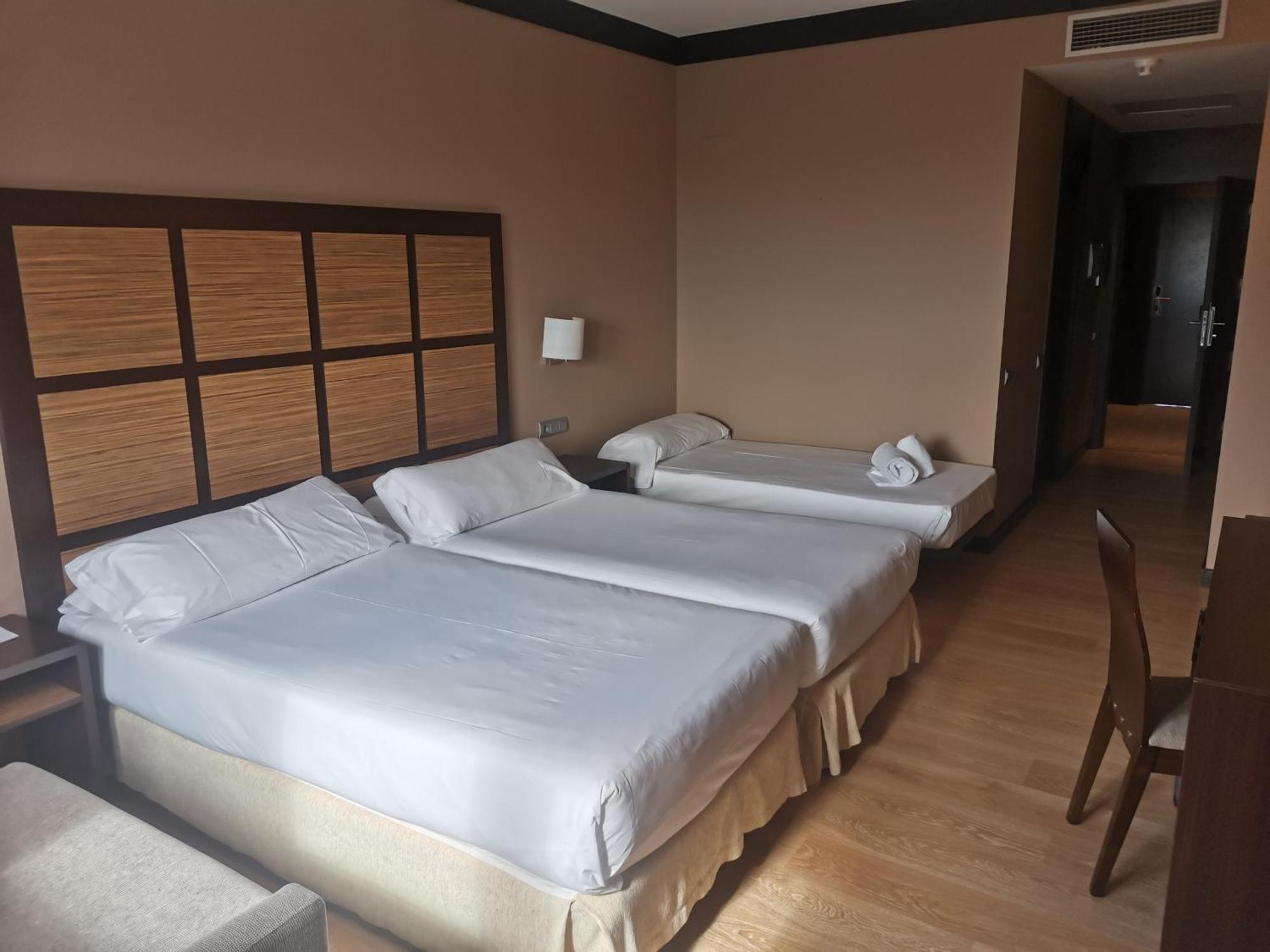 Aparthotel Attica 21 Valles Sabadell Dış mekan fotoğraf