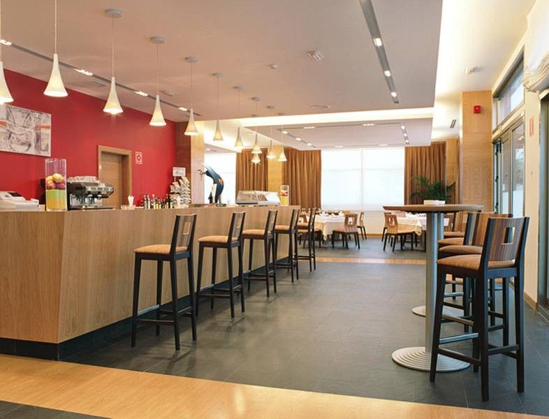 Aparthotel Attica 21 Valles Sabadell Restoran fotoğraf